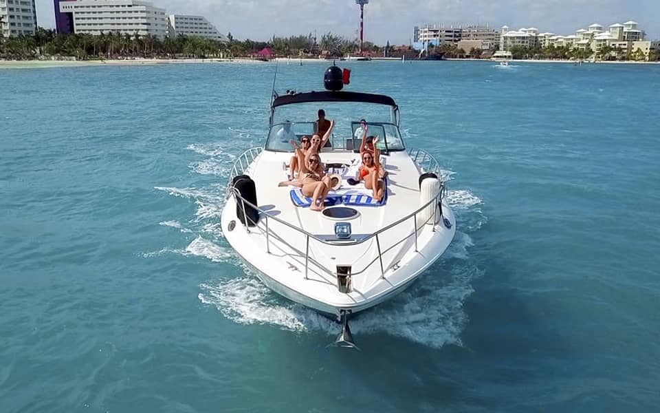 how much to rent a yacht in cancun