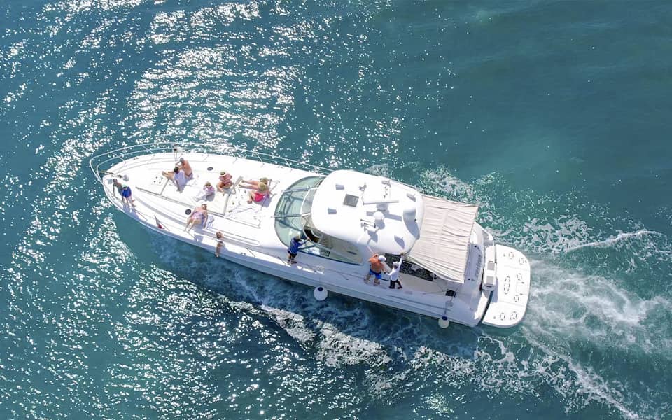 how much to rent a yacht in cancun